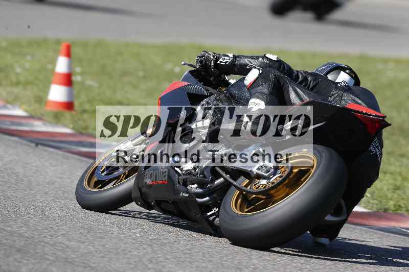 /43 08.08.2025 Discover the Bike ADR/Race 3 rot/78